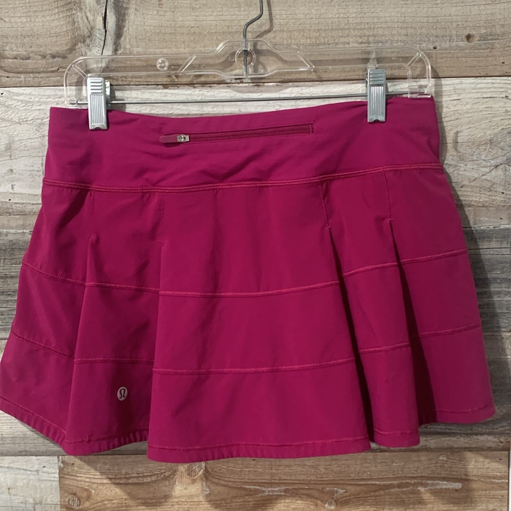Lululemon Pace Rival skirt  Size 6 discontinued length Back: 13” Front: 12”